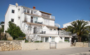 Apartments with a parking space Seget Vranjica, Trogir - 11561